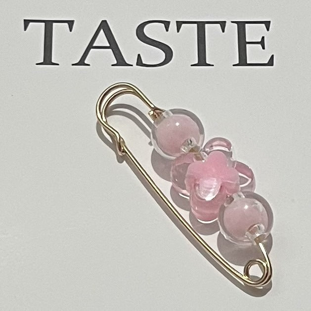 Fixed Waist Women's Pants Brooch Accessory