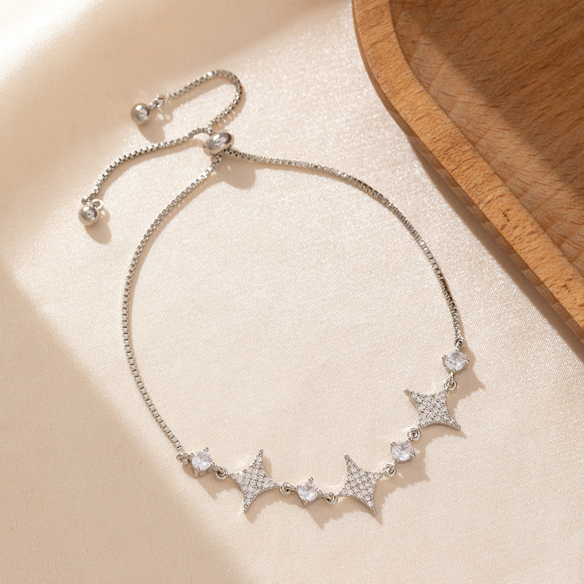 Sparkling tassel zircon four-pointed star bracelet