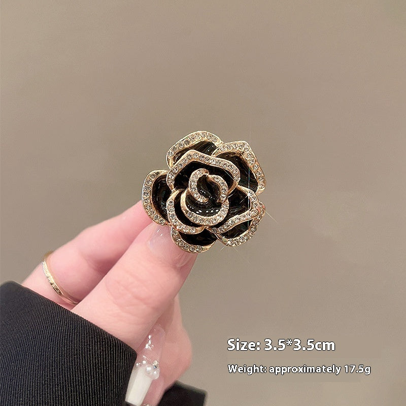 Nuevo Broche de Aleación de Alta Sensación de Nicho de Alta Gama, Pin para Abrigo y Traje, Corsage Versátil de Alta Gama