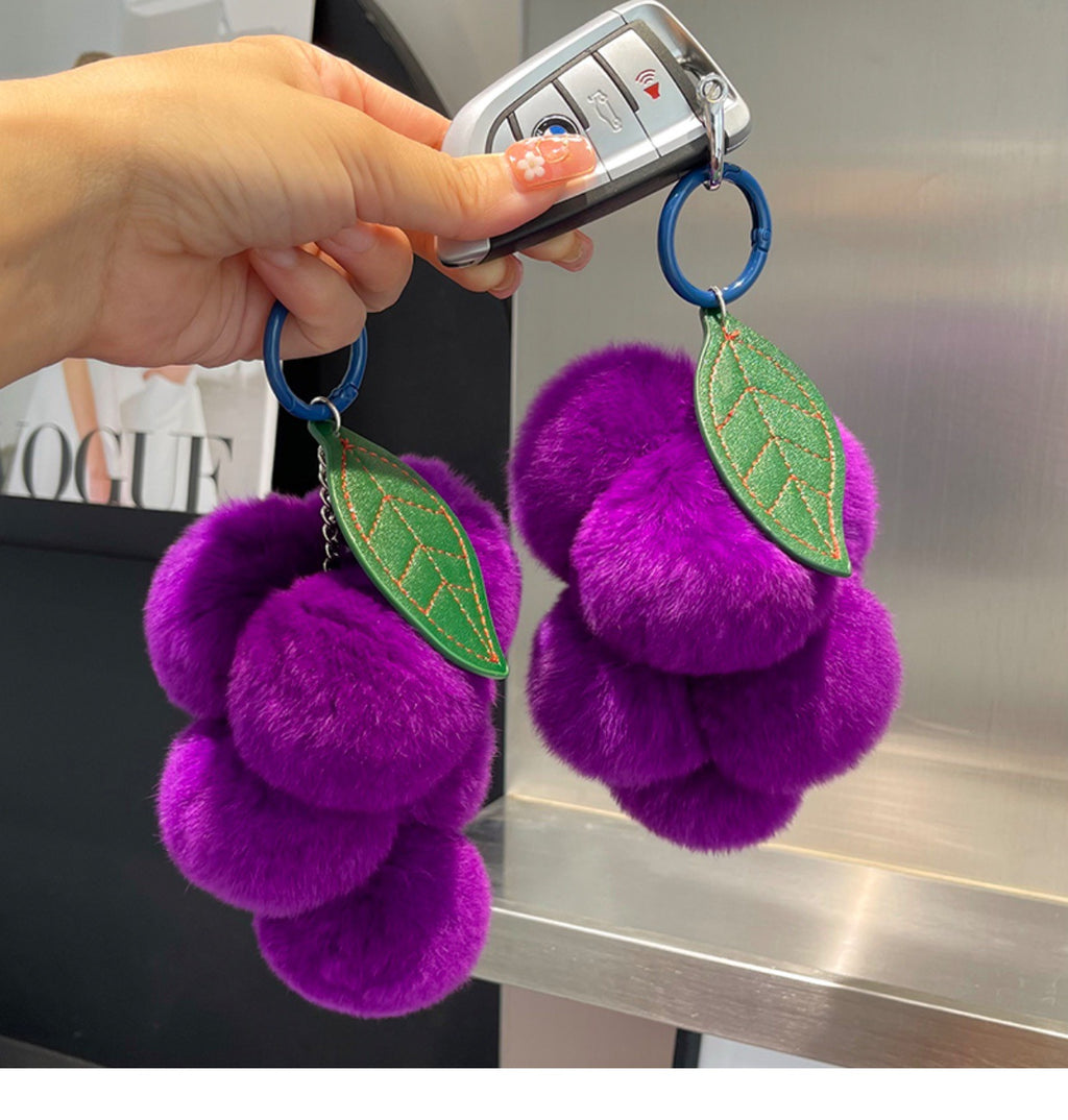 Colgante para llave de coche con forma de uva de pelo de conejo Rex auténtico