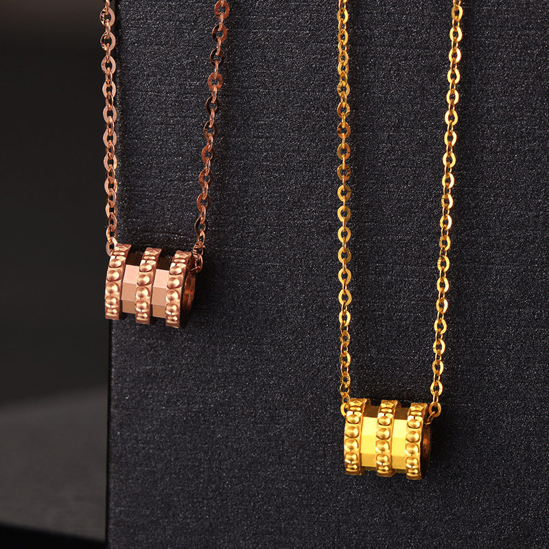 Collar con colgante de oro rosa de 18 quilates con temperamento