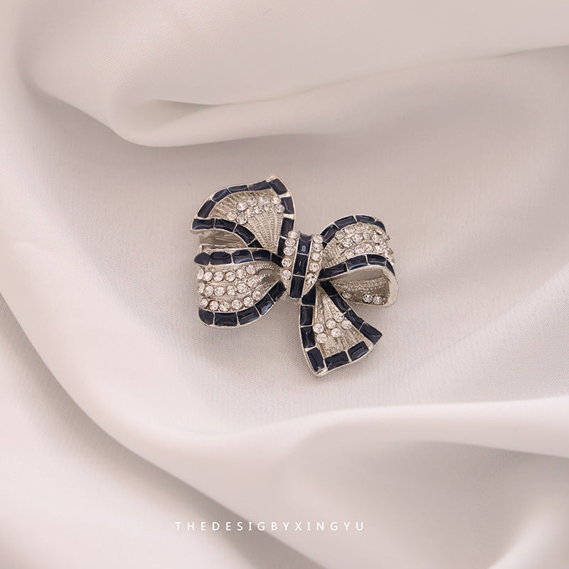 Nuevo Broche de Aleación de Alta Sensación de Nicho de Alta Gama, Pin para Abrigo y Traje, Corsage Versátil de Alta Gama