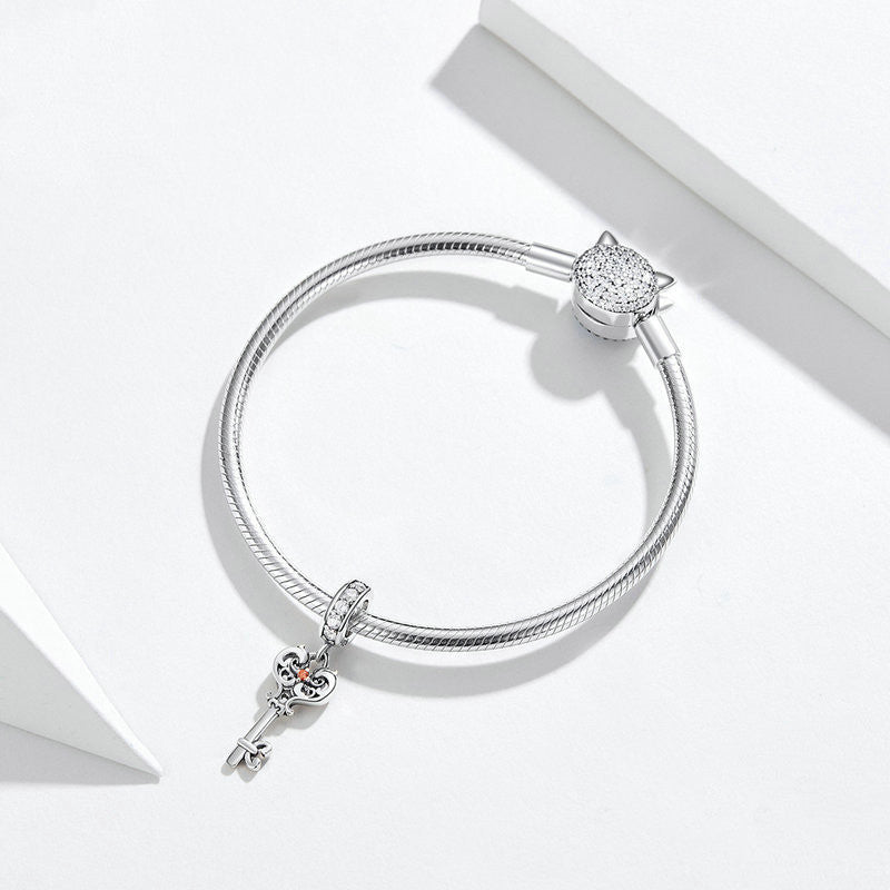 Armband mit Schlüsselanhänger aus Sterlingsilber, schlicht und modisch