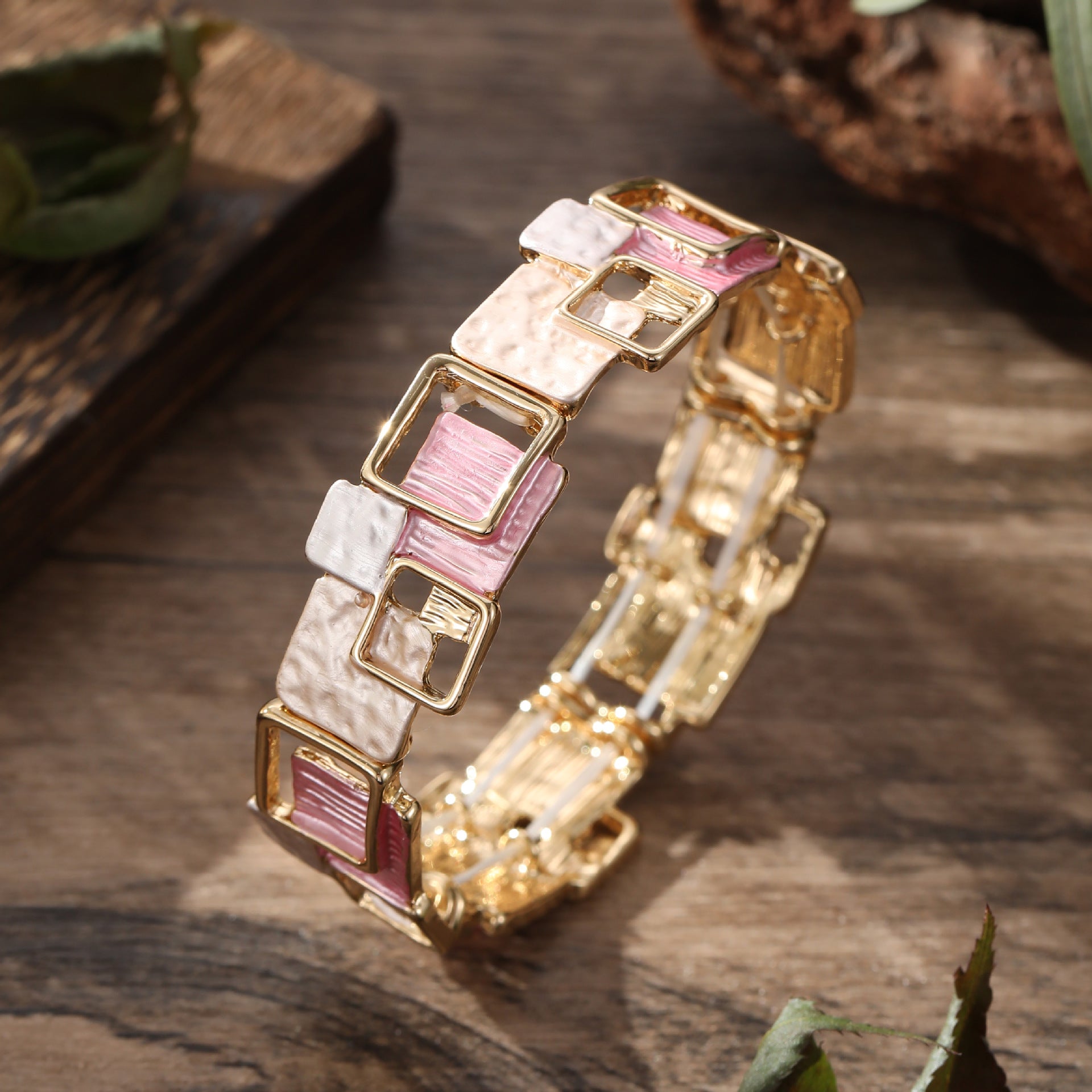 Conjunto de pendientes, pulsera y collar de cuadrados geométricos en pintura al óleo de color