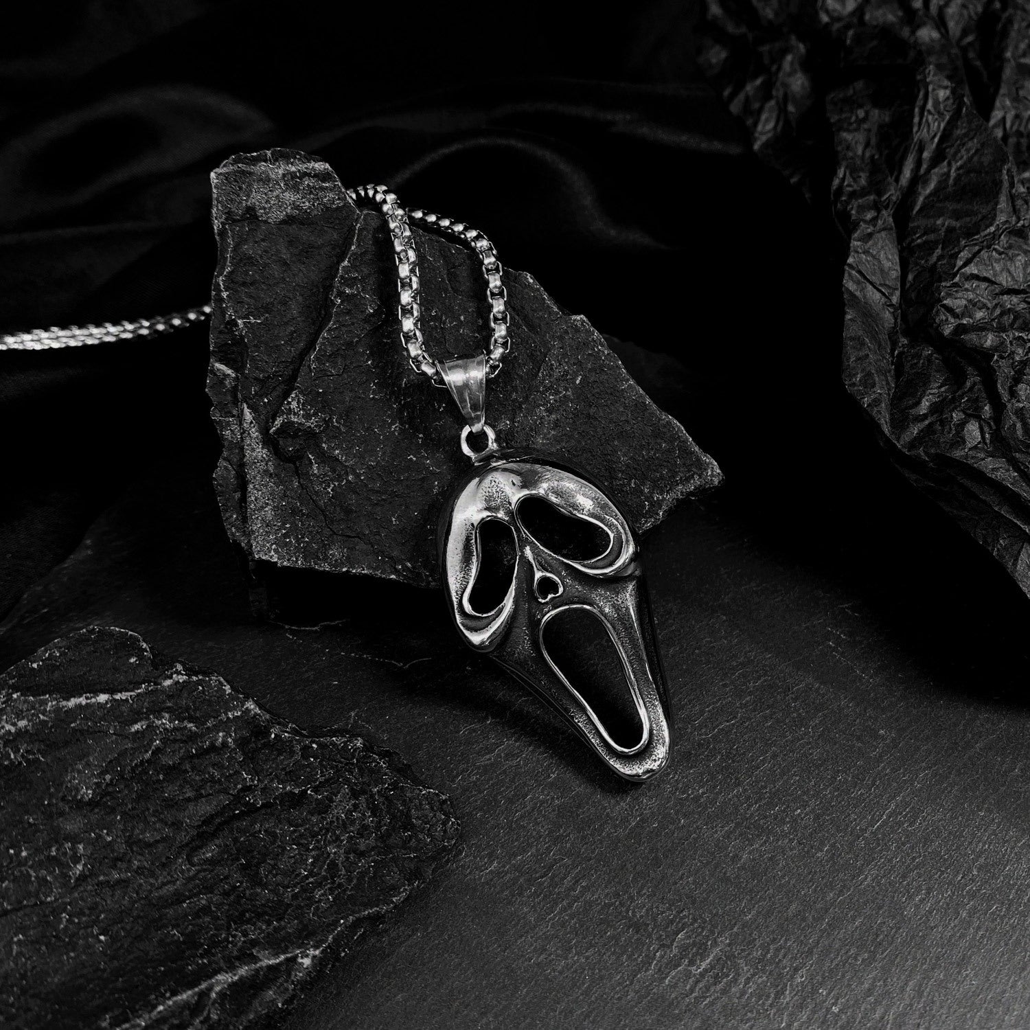 Collar de acero inoxidable con colgante de calavera gritando y personalidad