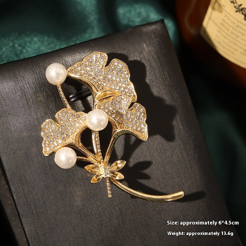 Nuevo Broche de Aleación de Alta Sensación de Nicho de Alta Gama, Pin para Abrigo y Traje, Corsage Versátil de Alta Gama