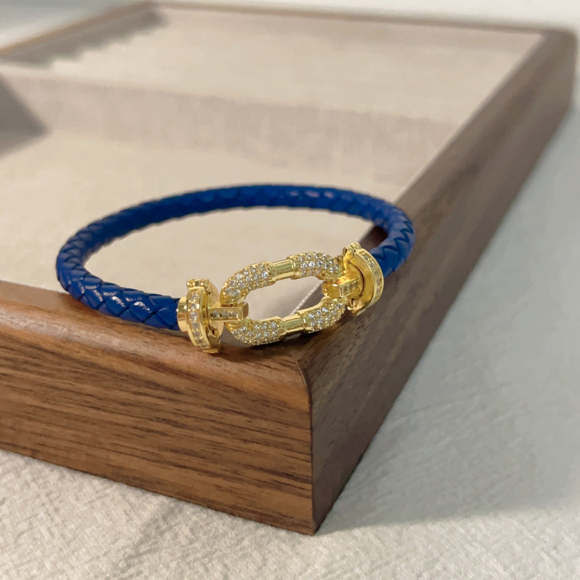 18K Gold Copper Micro-inlaid Vachette Clasp Red Rope Bracelet