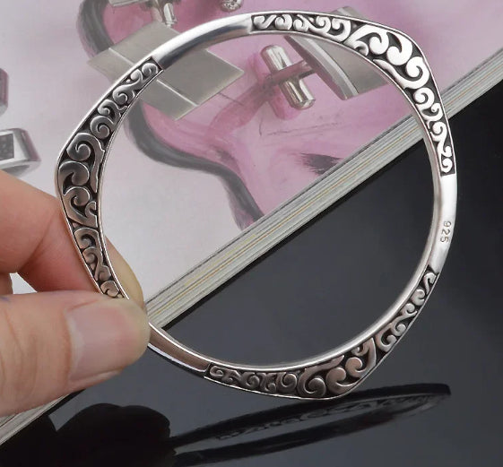 Personality Style Fashion Black Triangle Bracelet