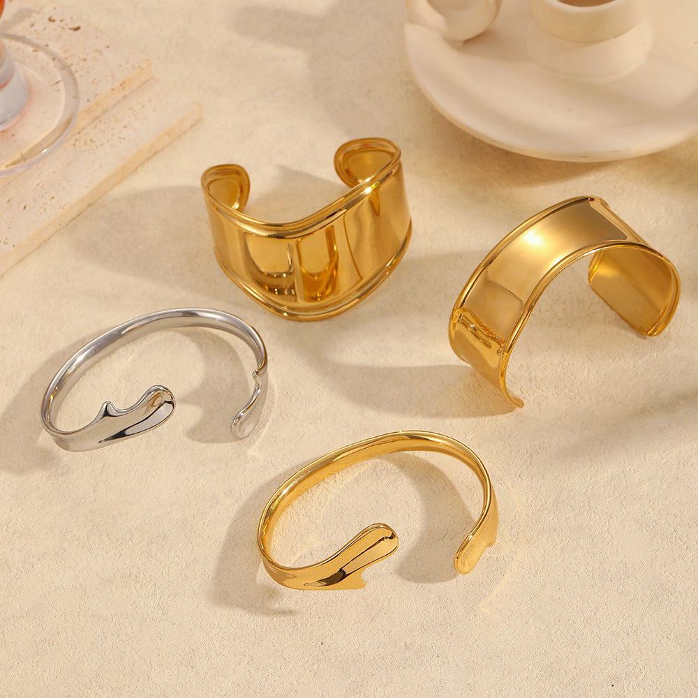 Pulsera de acero inoxidable de oro de 18 quilates Hug para mujer