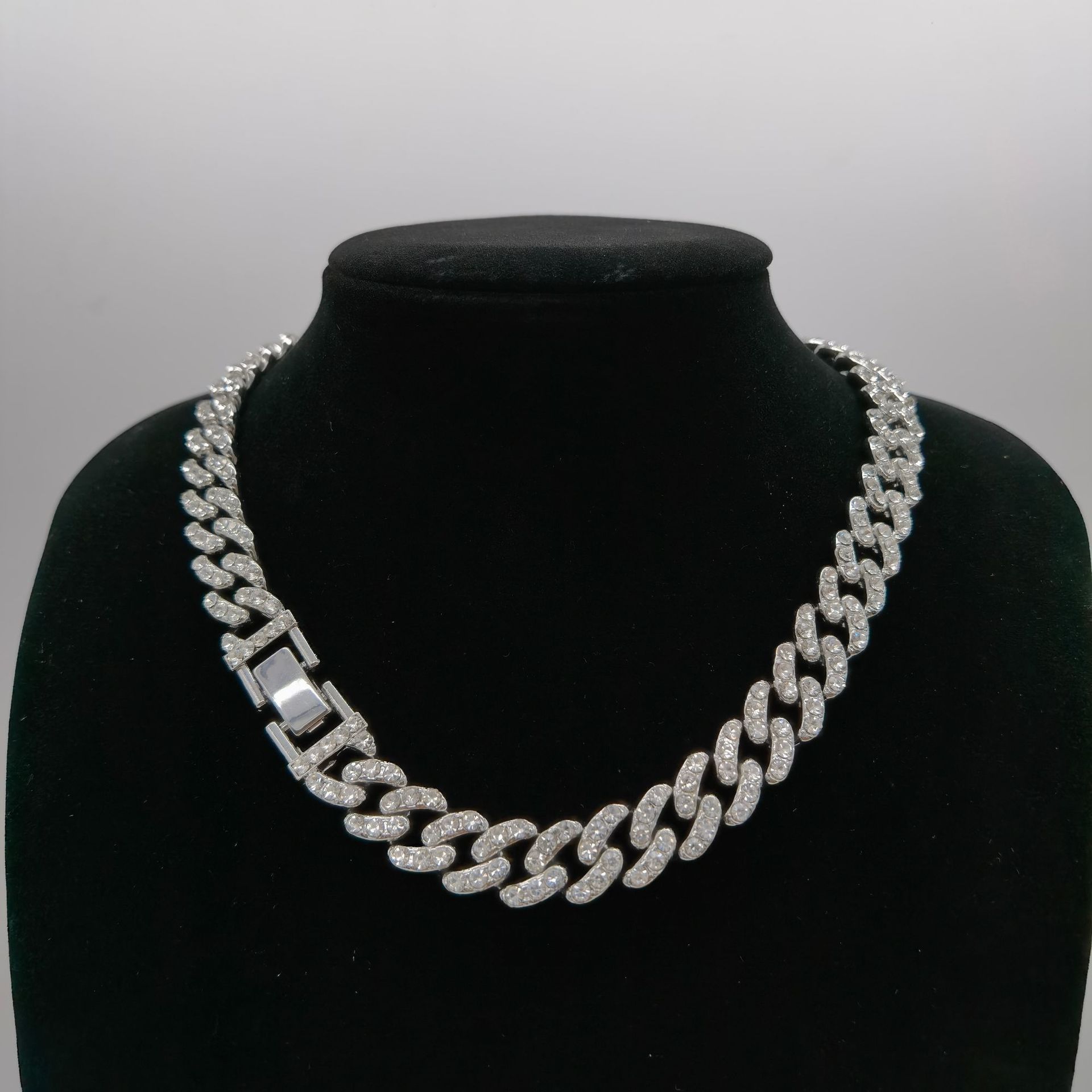 Cadena cubana de eslabones de aleación sencilla de 12 mm de ancho con diamante en una hilera