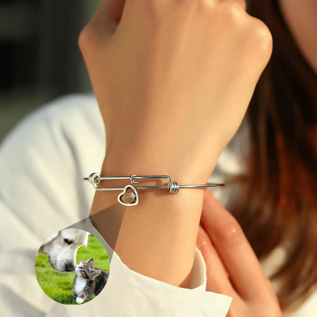 Love Heart Shaped Projection Bracelet
