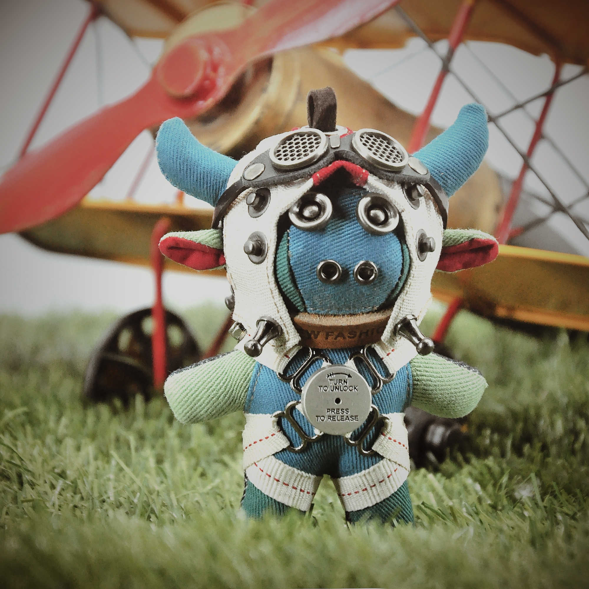 Llavero colgante de piloto de vaca, estilo retro, pequeño y lindo