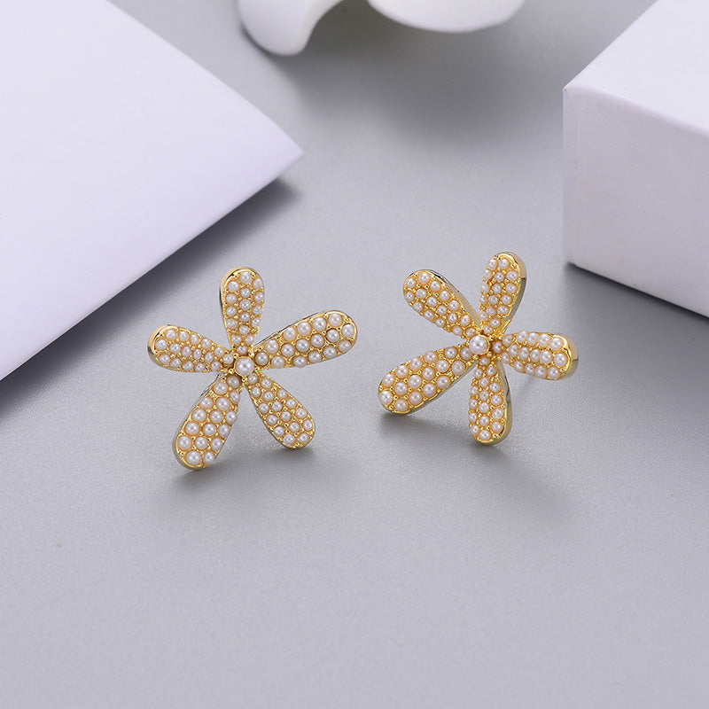 Pendientes de gancho con perlas incrustadas, sencillos y elegantes