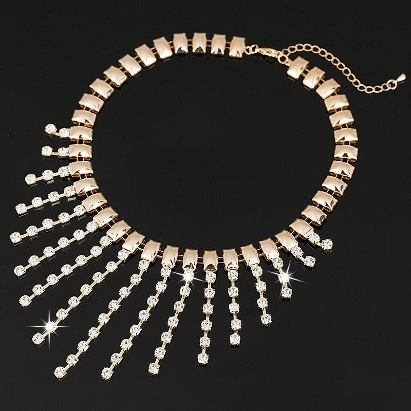 Modische lange Halskette für Damen