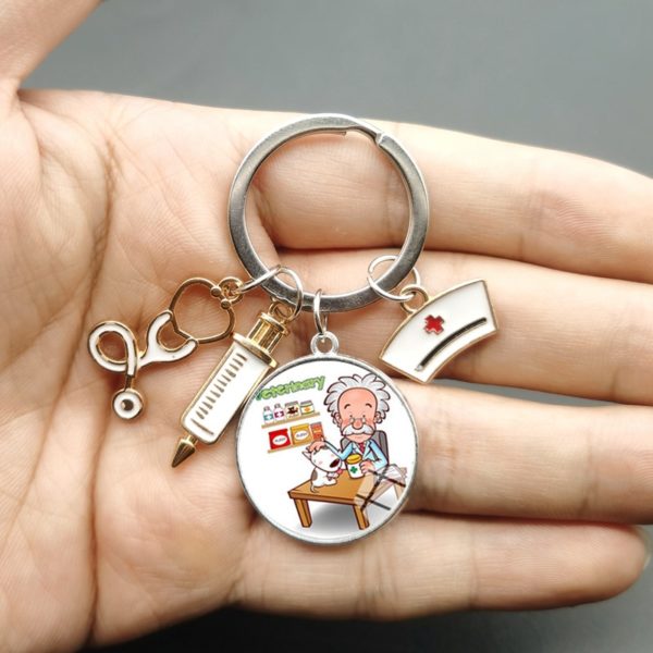 Llavero de jeringa y estetoscopio para personal médico