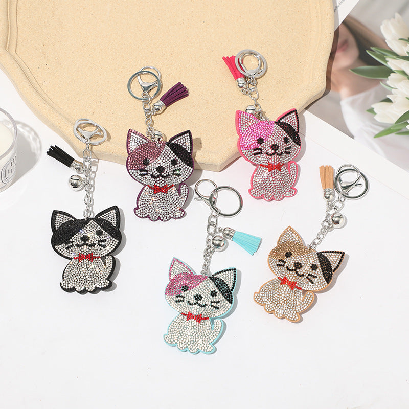 Llavero clásico de gato de dibujos animados con pedrería caliente, a la moda