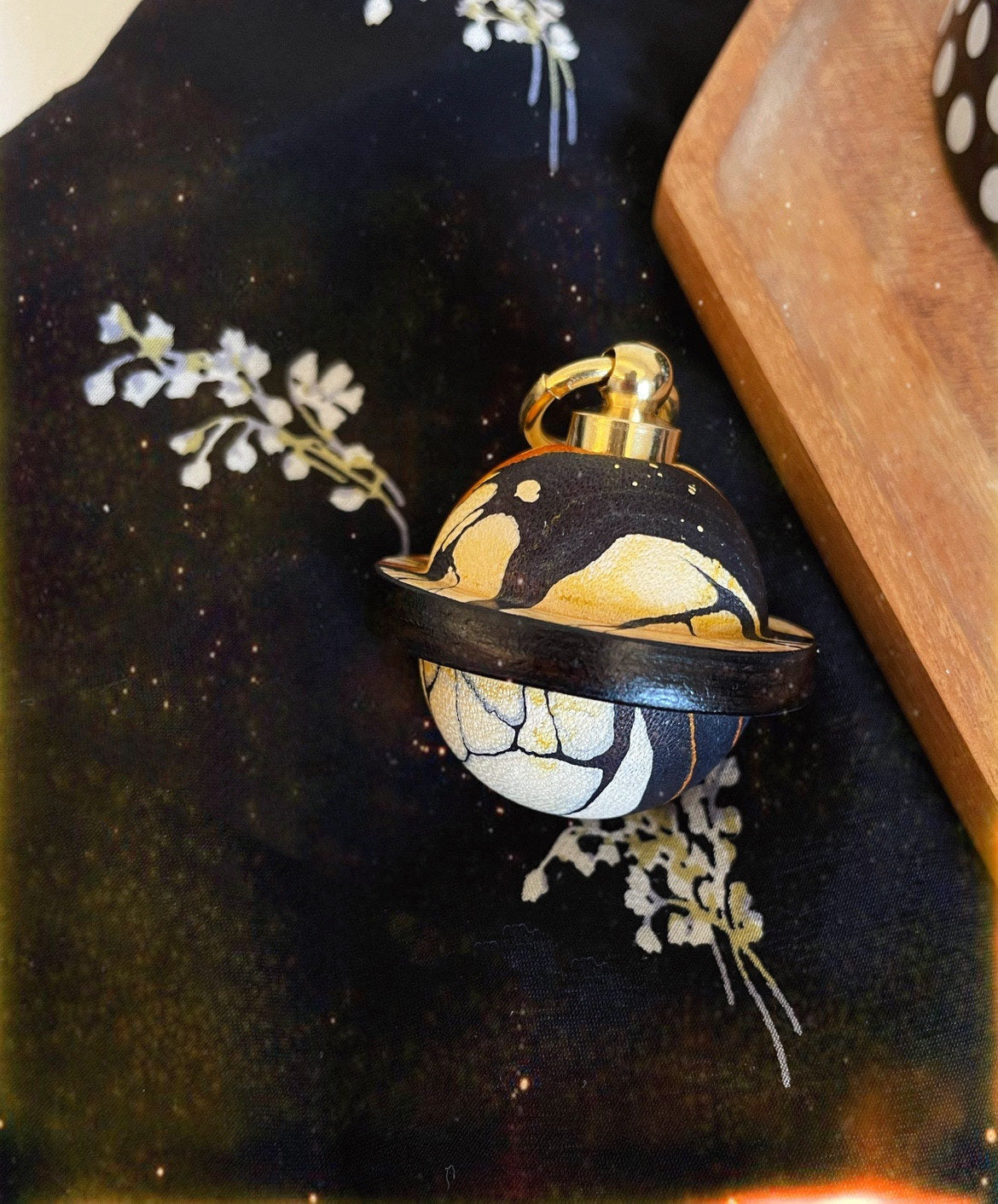 Login Planet Handmade Leather Car Keychain Ring Bell