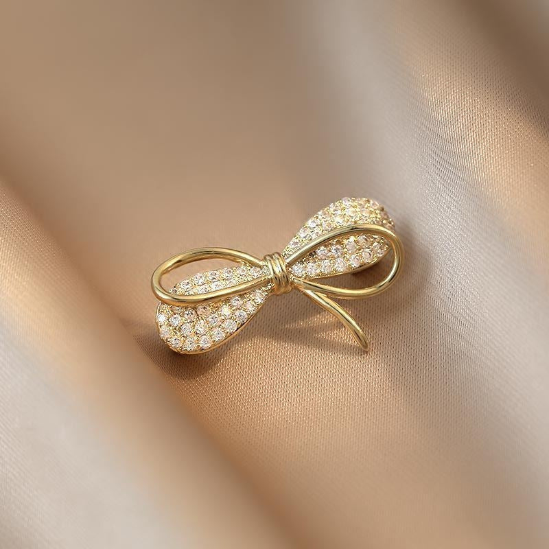 Broche de lazo con hebilla: Alta feminidad