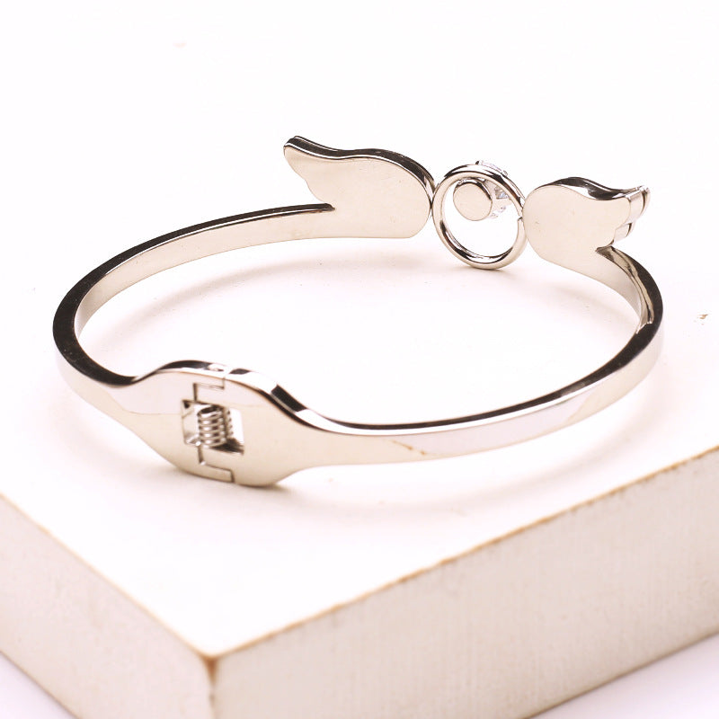 Pulsera de Acero Titanio Hueca Ángel Zircón Apertura de Resorte