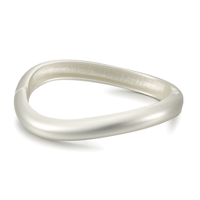 Pulsera asimétrica de aleación de zinc irregular de alto grado