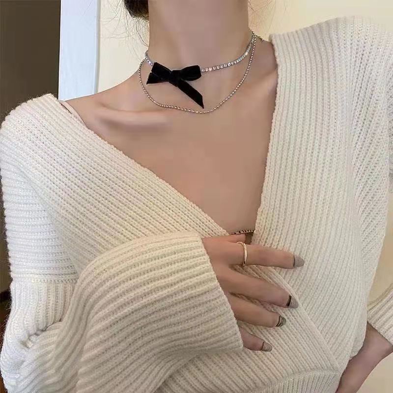Retro Pure Copper Four-open Three-dimensional Heart-like Four-leaf Clover Pendant Bow Necklace