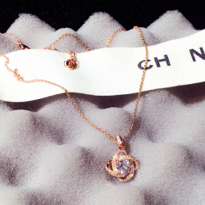 Heart Of Eternity Schlüsselbeinkette für Damen