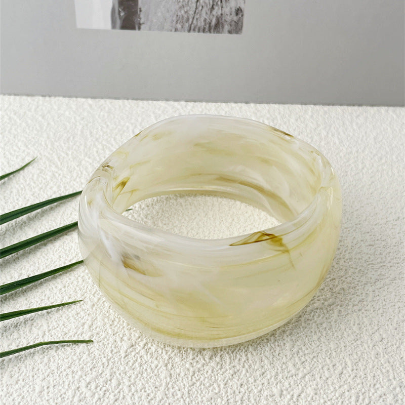 Ovales, breites, geometrisches Resin-Armband mit Blumenmuster