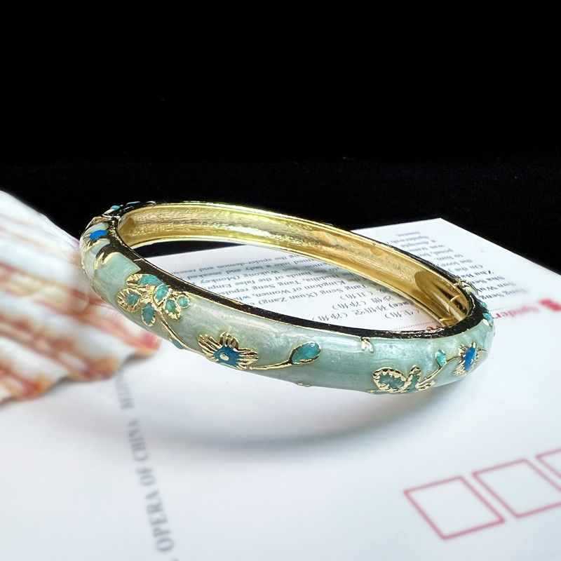 Pulsera de esmalte floral fino de museo