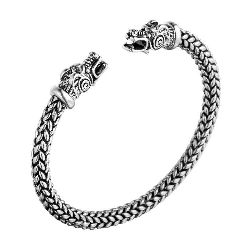 Asgard Crafted Brazalete torques de acero inoxidable hecho a mano con cabeza de lobo gris