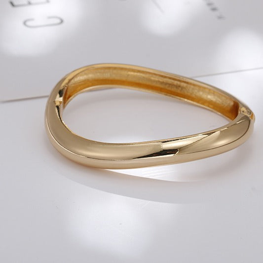 Pulsera asimétrica de aleación de zinc irregular de alto grado