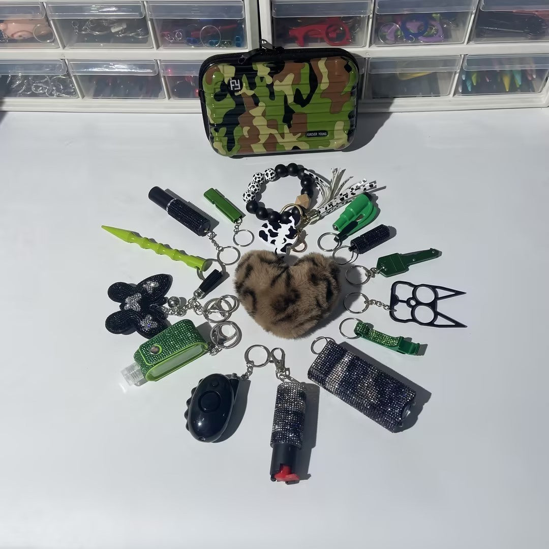 Llavero brillante con camuflaje de bosque y relámpago