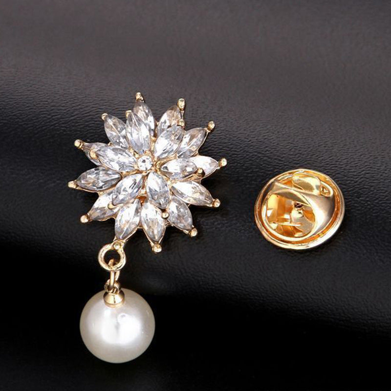 Broche de gama alta elegante y exquisito con diseño especial de corsage de perlas de loto de nieve de circonita chapado en oro de estilo clásico lindo