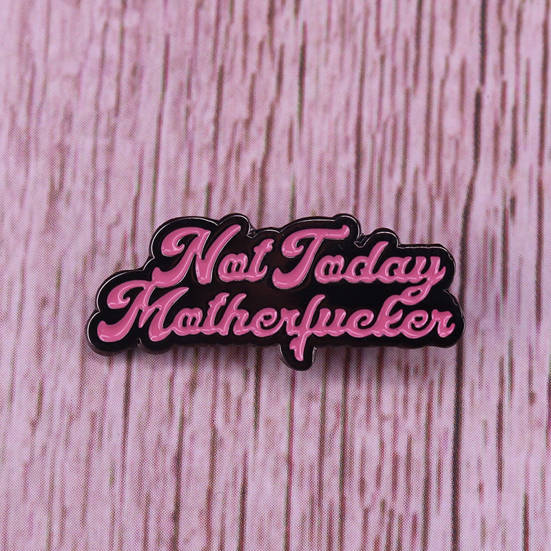 Broche para mujer con eslogan y color sólido "Mujeres Luchando"