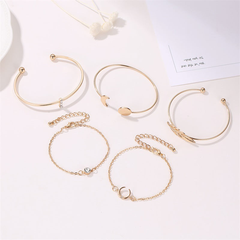 Juego de cinco pulseras para mujer estilo bohemio punk, con luna, hoja, cristal, proteína y pulseras de playa bohemias