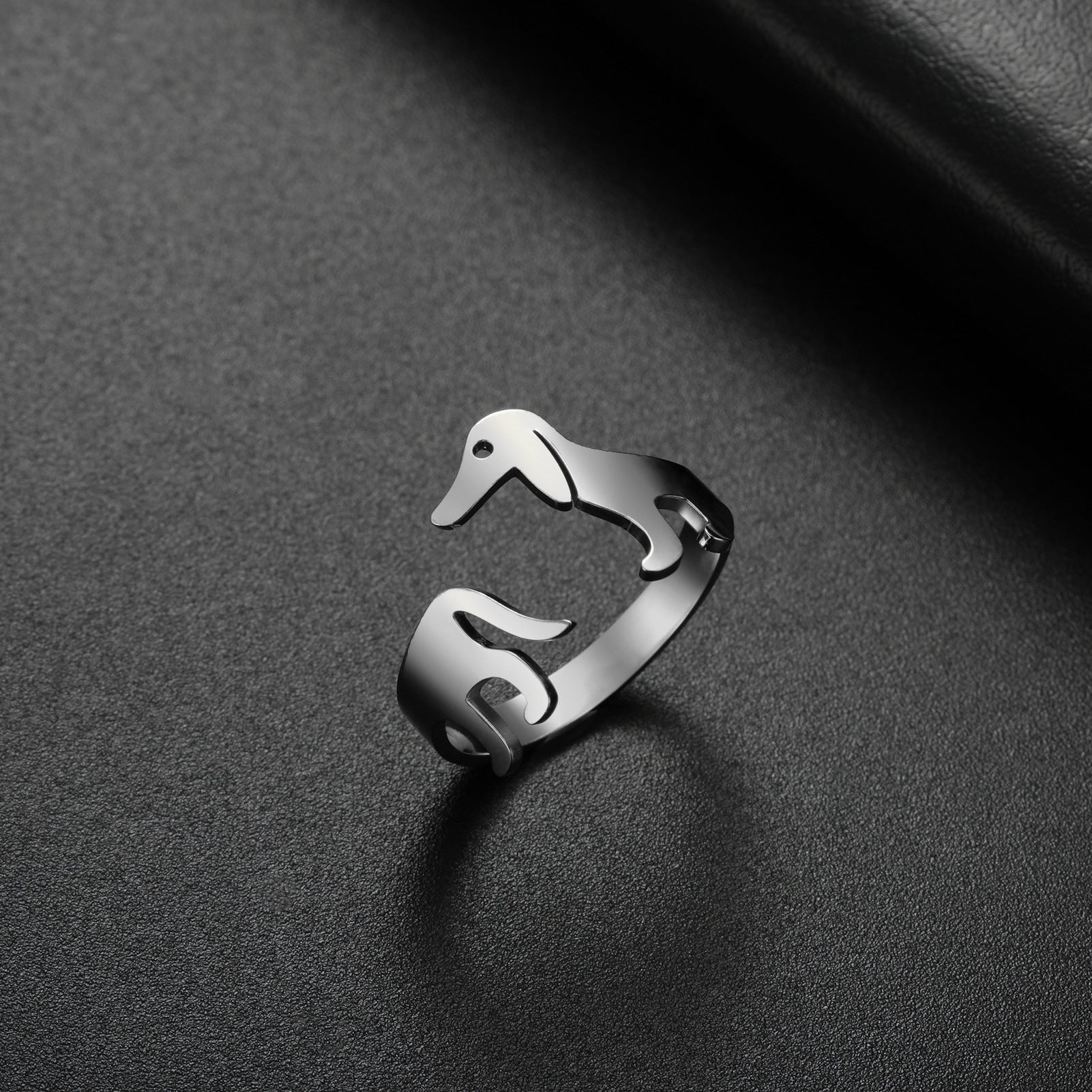 Titanstahl-Ornament Dackel Verstellbarer Ring
