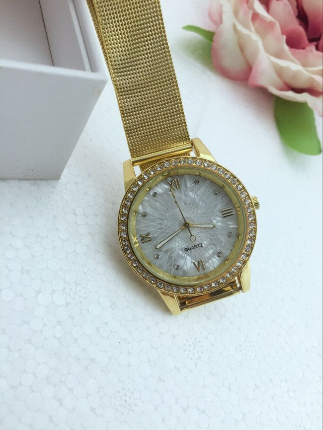 Golden Mesh Belt Men's And Women's Alloy Electronic Watch