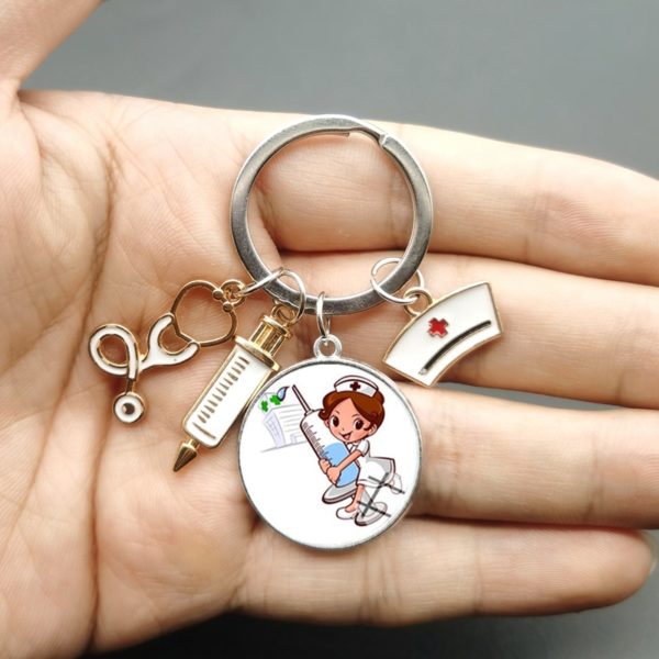 Llavero de jeringa y estetoscopio para personal médico