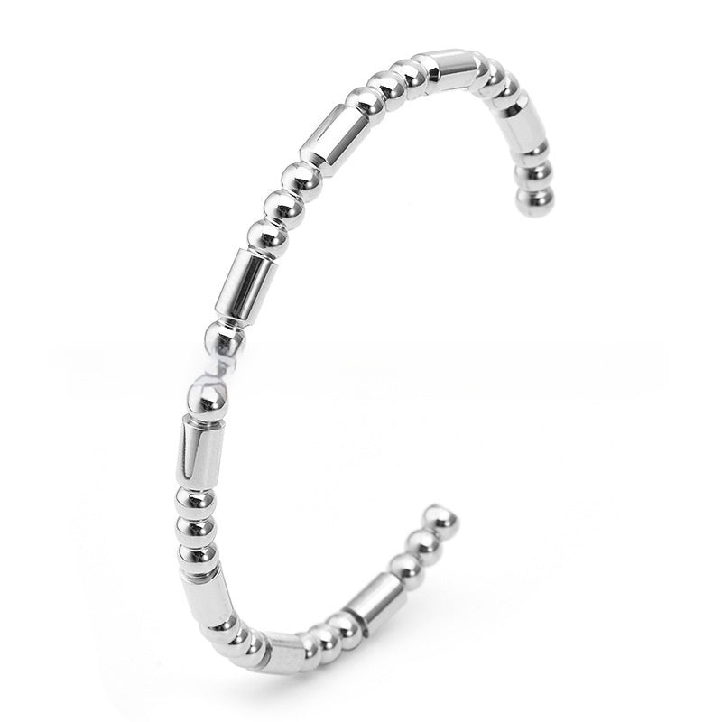 Pulsera en C con cuentas de bambú y trigo