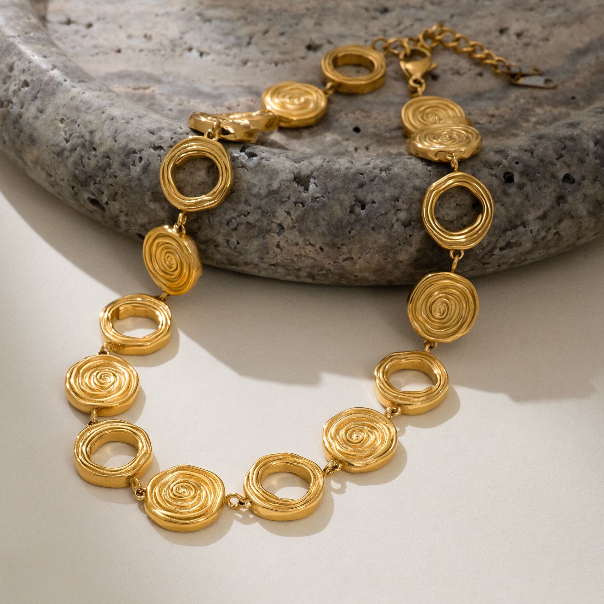 European And American Water Spin Bead Necklace