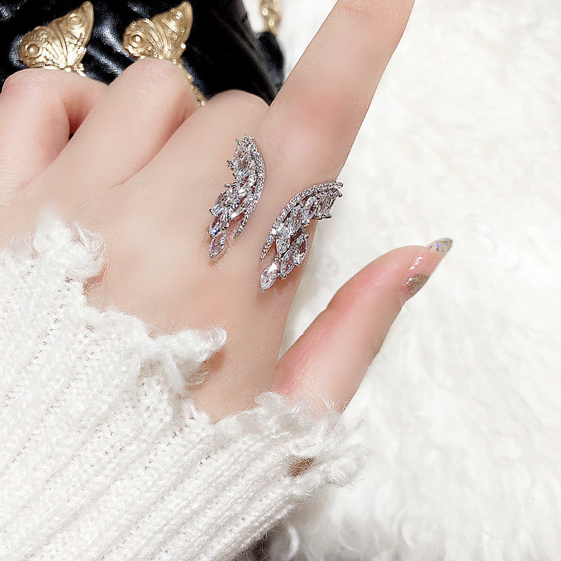 Kreativer offener Ring mit Engelsflügeln, exquisite Damen-Strass-Ringe, personalisierter Schmuck