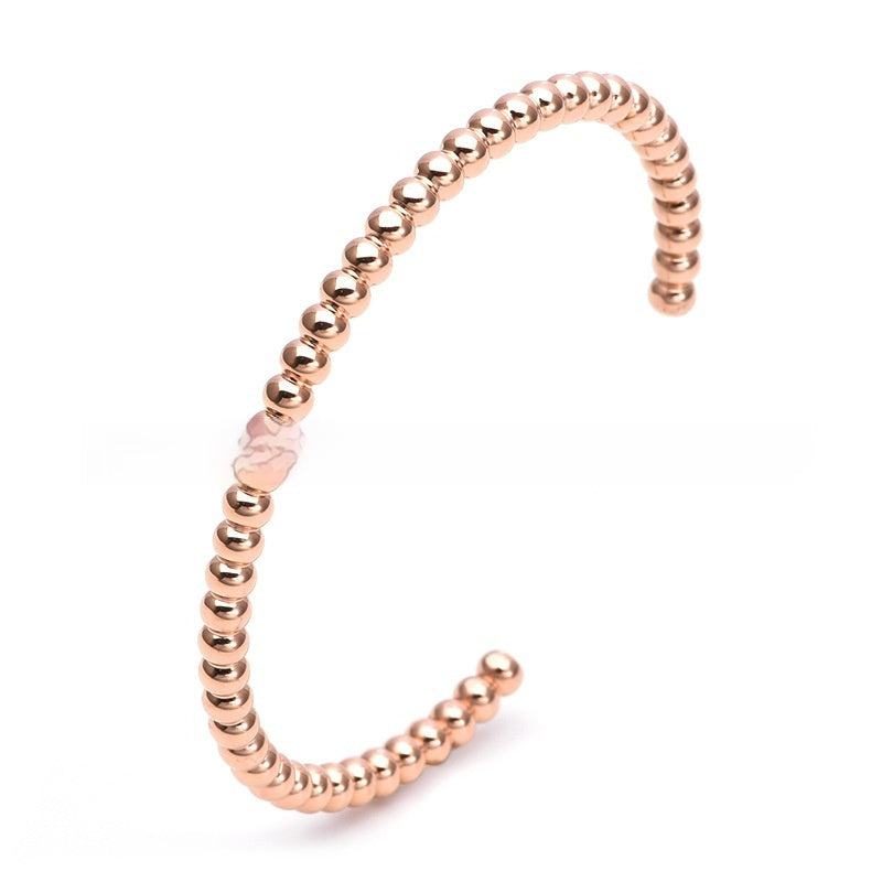 Pulsera en C con cuentas de bambú y trigo