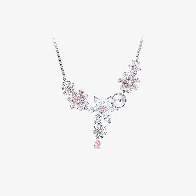 Romantic And Elegant Necklace Girl