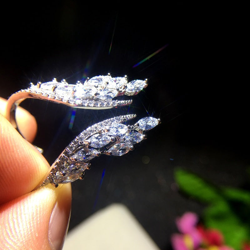 Kreativer offener Ring mit Engelsflügeln, exquisite Damen-Strass-Ringe, personalisierter Schmuck