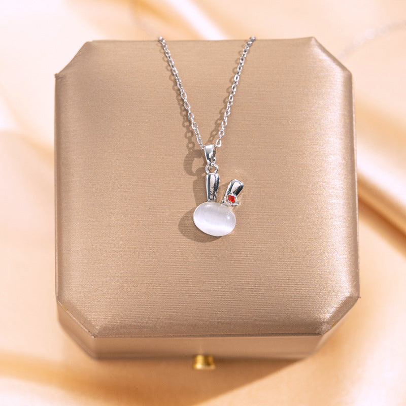 Silberne Opal-Hasenkette für Damen