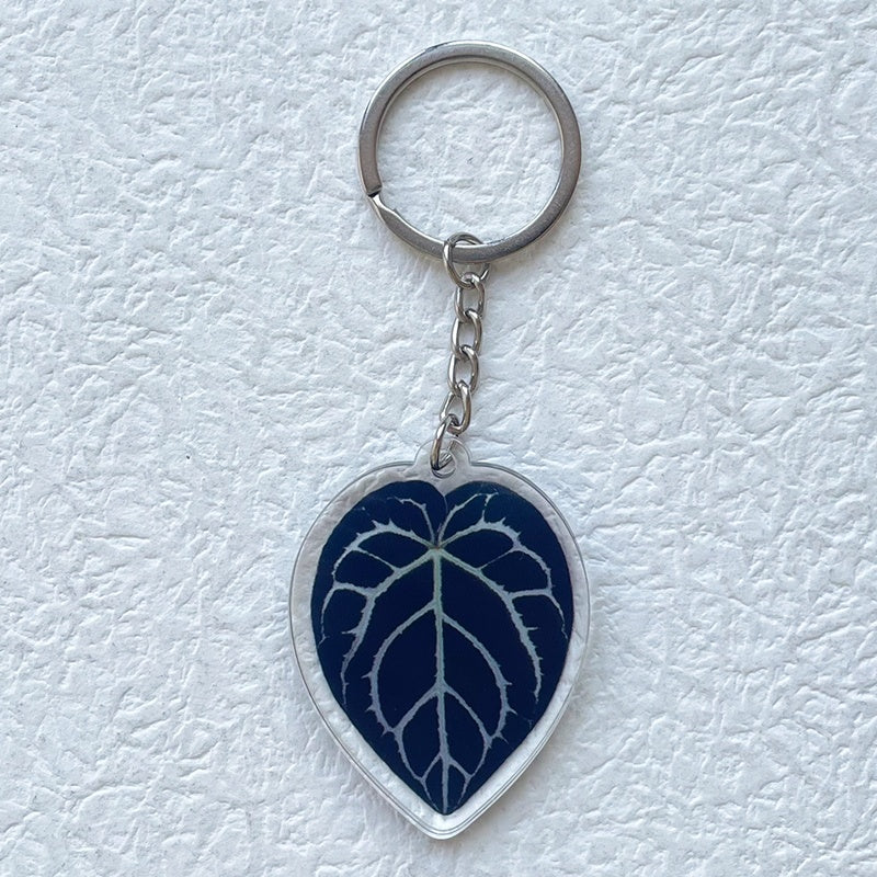 Llavero plano acrílico creativo con diseño de hoja de simulación