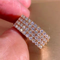Anillo Geométrico Femenino con Zirconia Incrustada Brillante