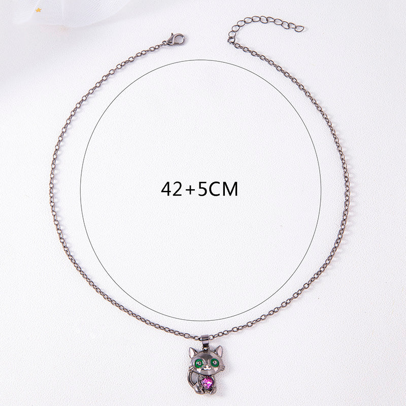 Collar de gato negro con colgante de gatito de corazón de diamantes de imitación rojos, azules, morados y blancos para suéter