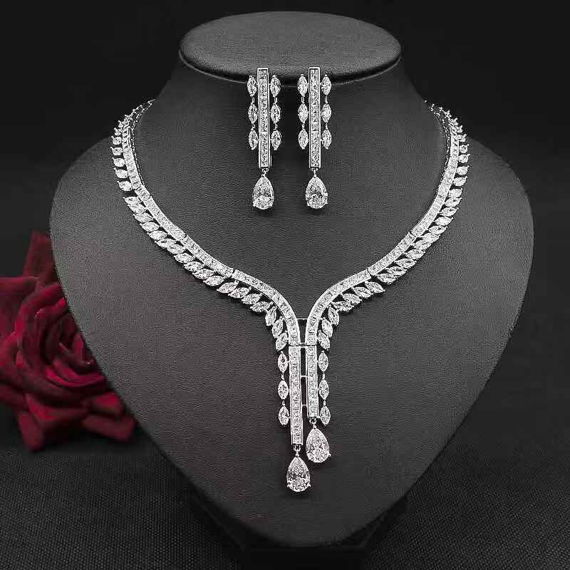 Juego de joyas de collar de circonitas con forma de gota de agua y pendientes de flor, conjunto de dos piezas