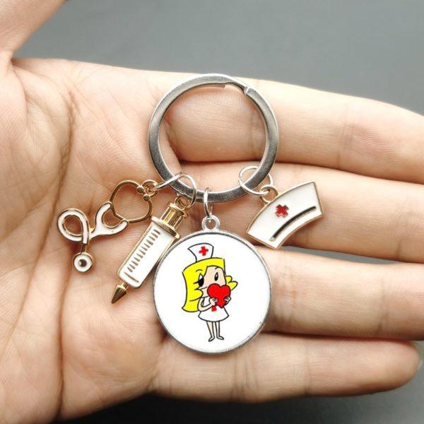 Llavero de jeringa y estetoscopio para personal médico