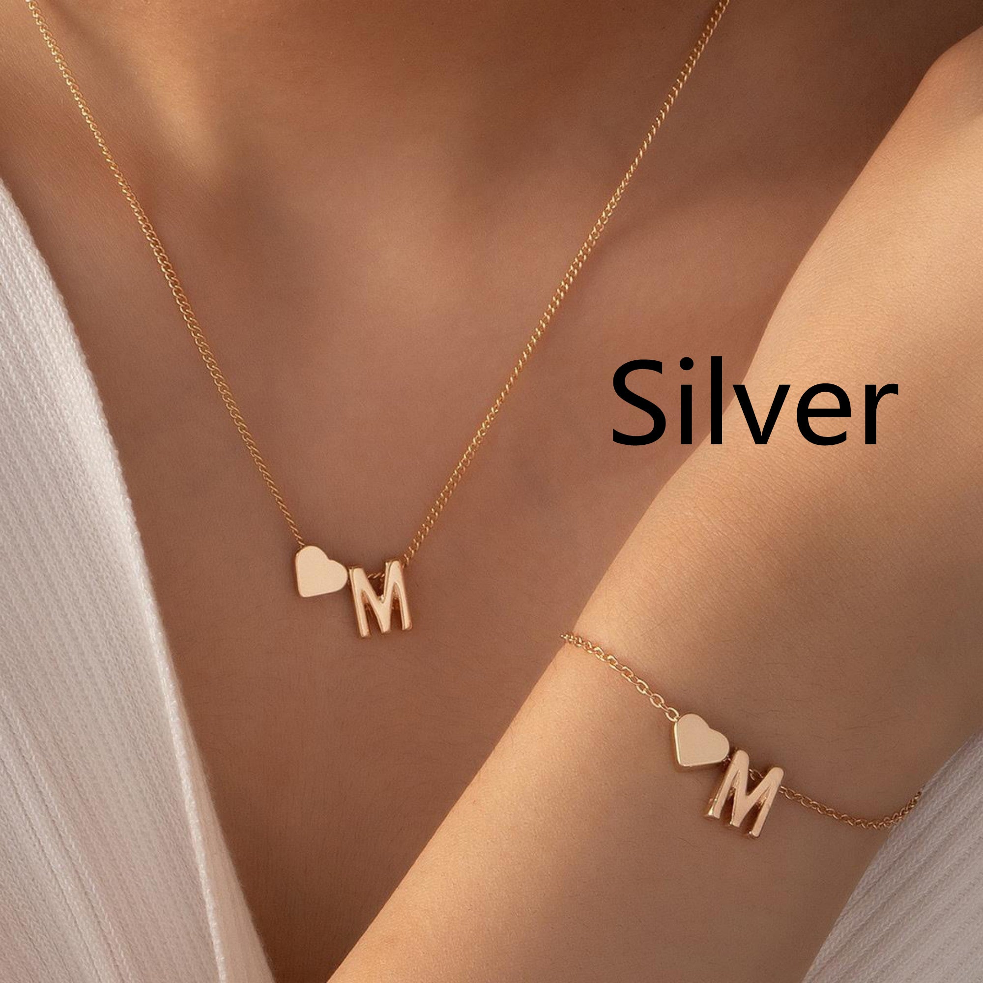 Minimalistische herzförmige Buchstaben-Halsketten-Armbänder